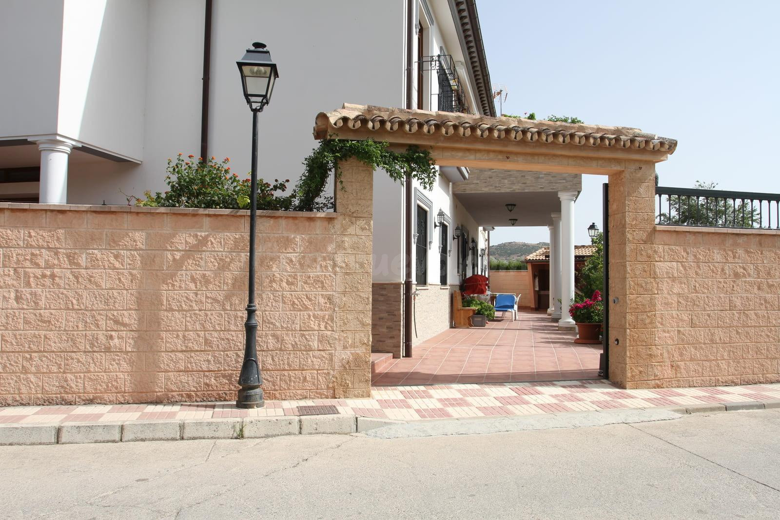 SE VENDE CASA EN LA CUEVA DEL BECERRO - foto 5