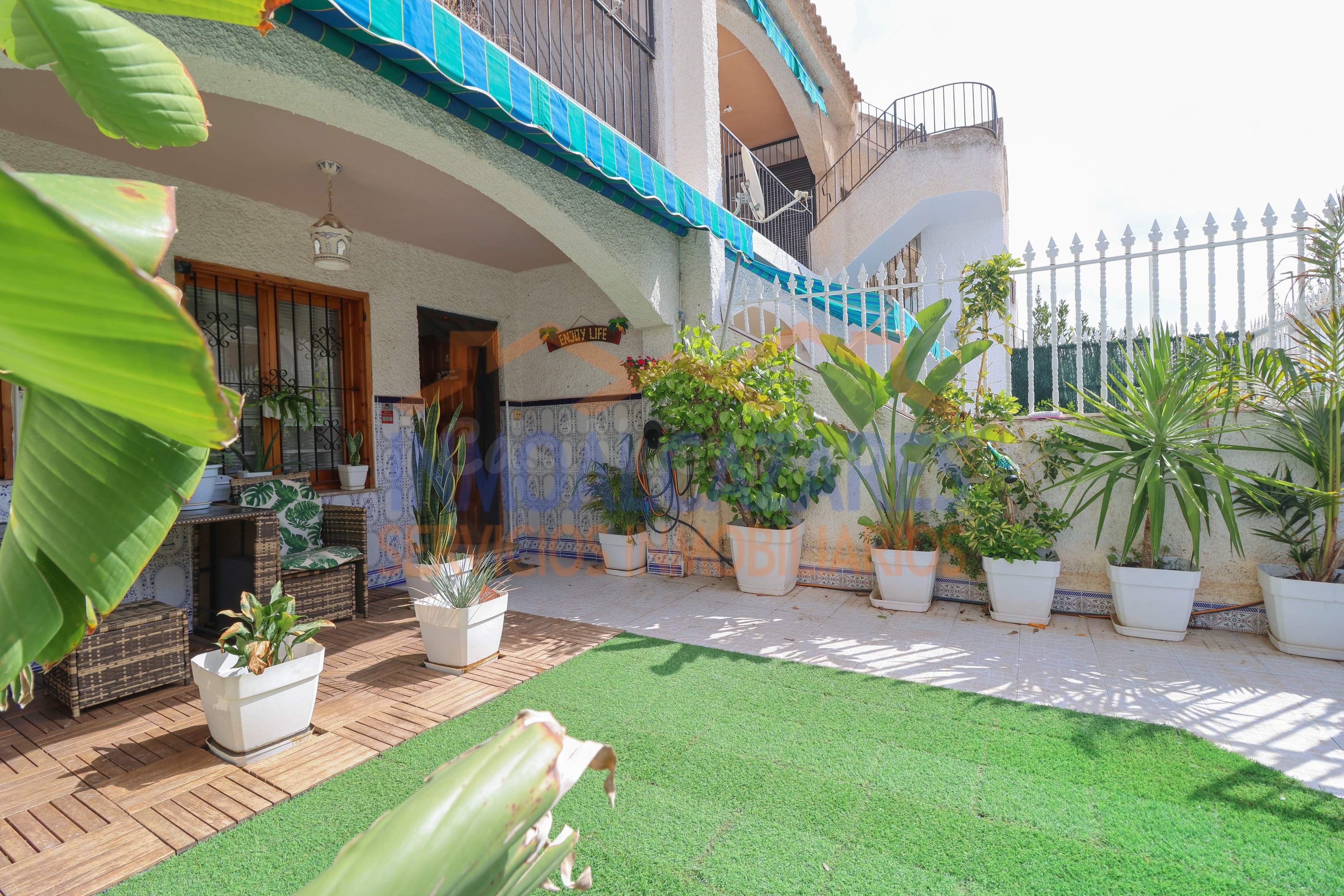ESPECTACULAR BUNGALOW EN PLANTA BAJA DE 2 DORMITORIOS, CON A - foto 2