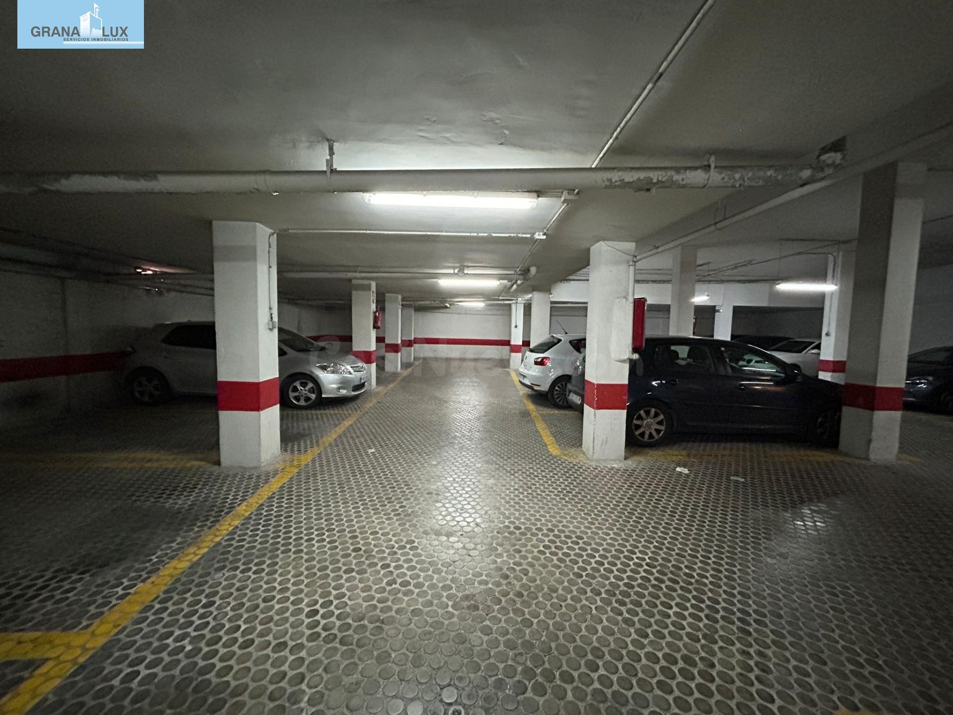 Plaza de garaje y trastero en Pajaritos