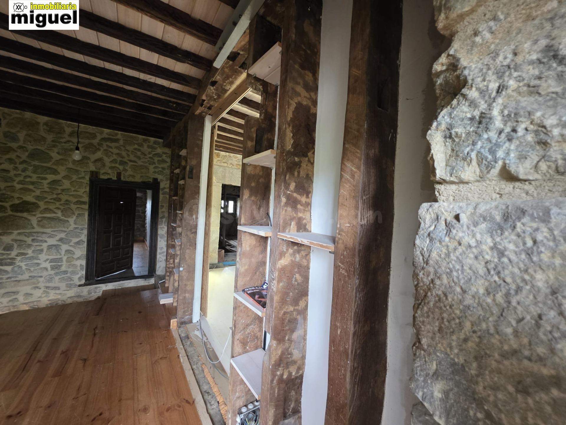 Casona semireformada y cuadra en Luey con amplio terreno - foto 4