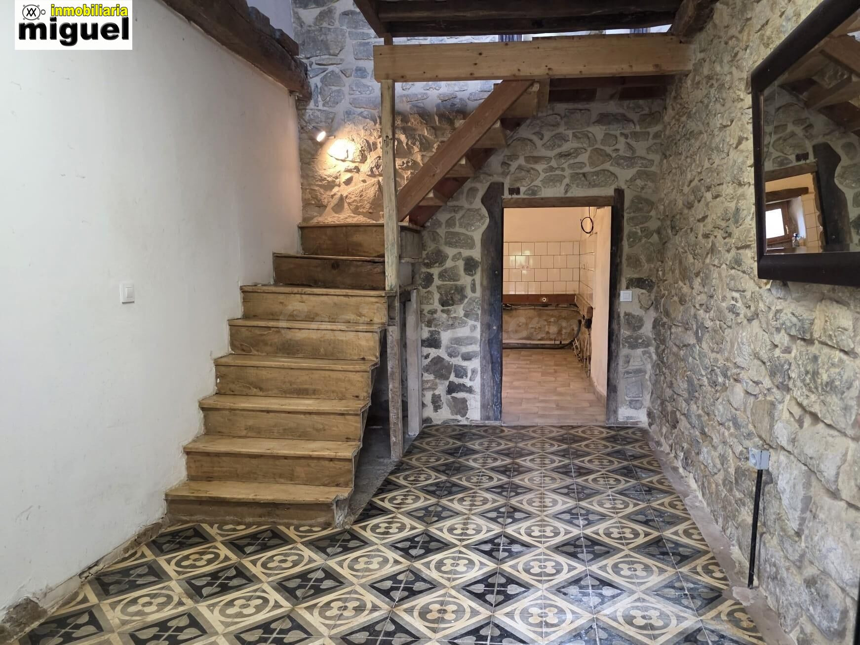 Casona semireformada y cuadra en Luey con amplio terreno - foto 5