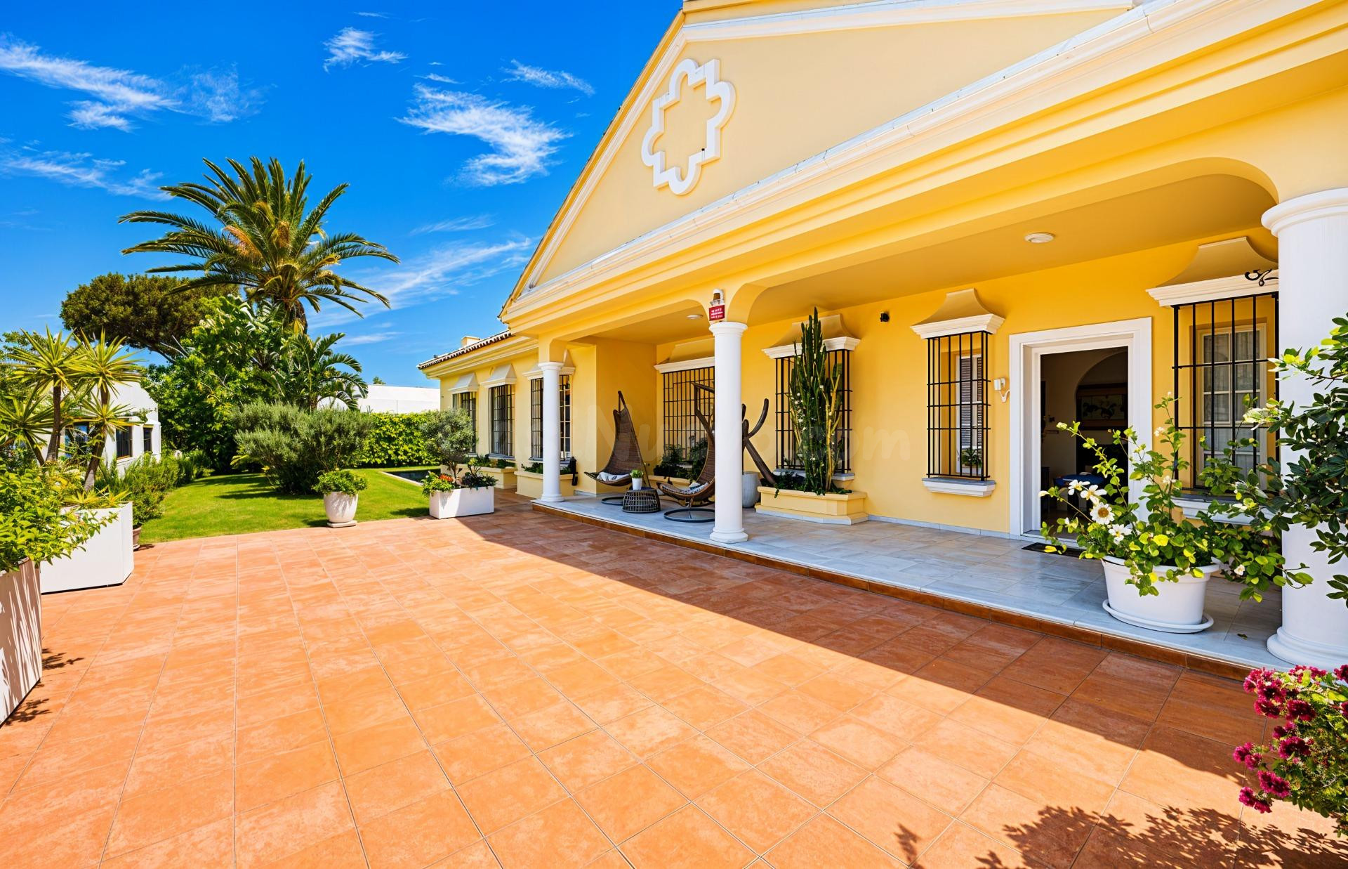 Exclusiva villa de lujo en el corazón de Novo Sancti Petri - foto 3