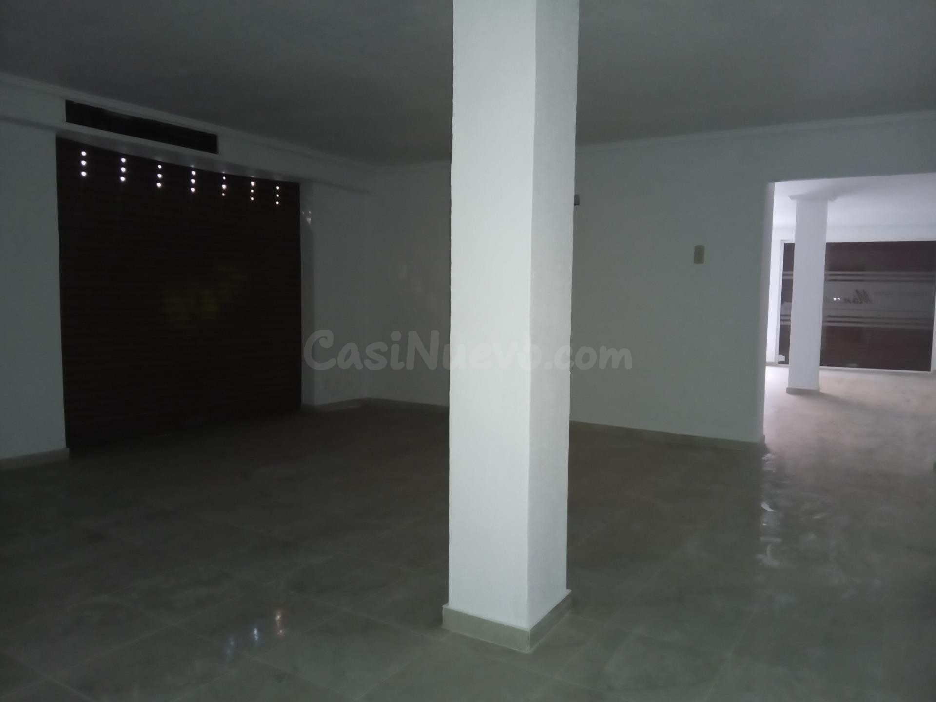 Amplio Local Comercial en Esquina - Ideal para Oficinas o Ac - foto 4