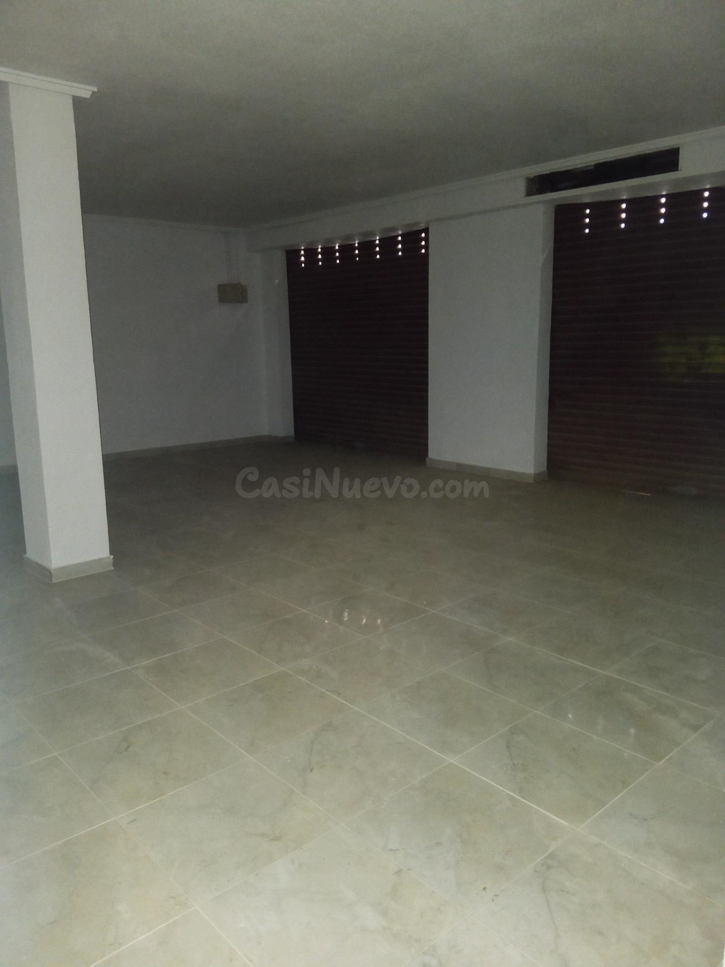 Amplio Local Comercial en Esquina - Ideal para Oficinas o Ac - foto 5
