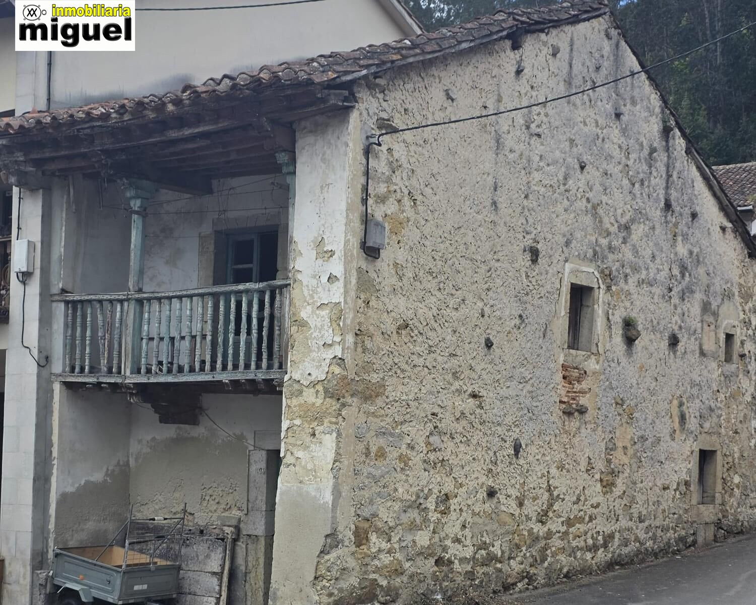 Se vende casa para reformar en Molleda