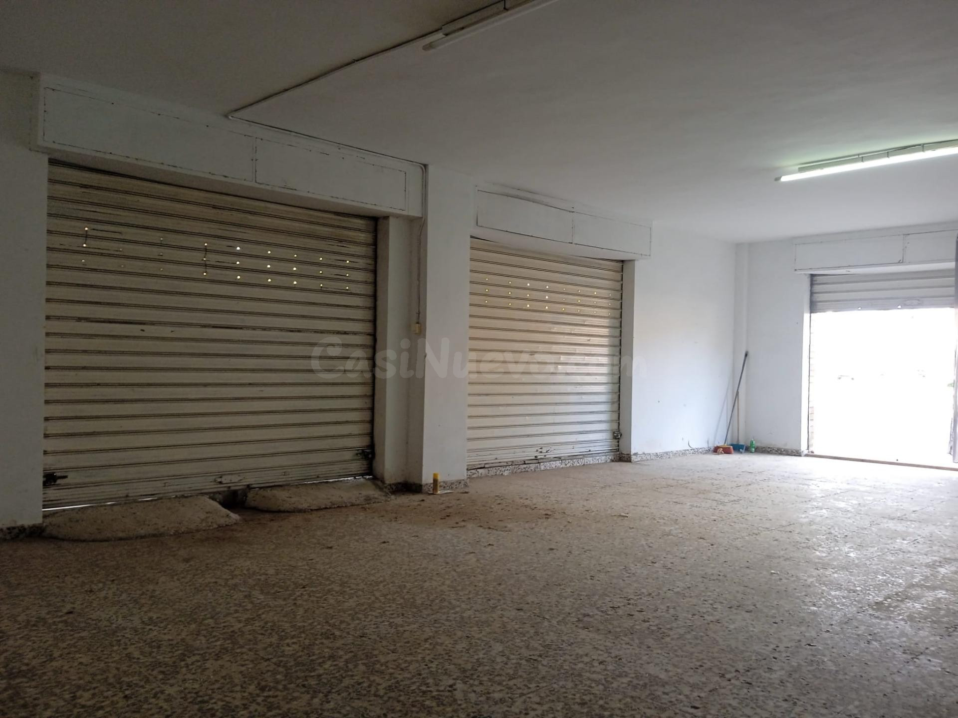 Amplio Local Comercial en Esquina - Oportunidad en San Crisp - foto 4