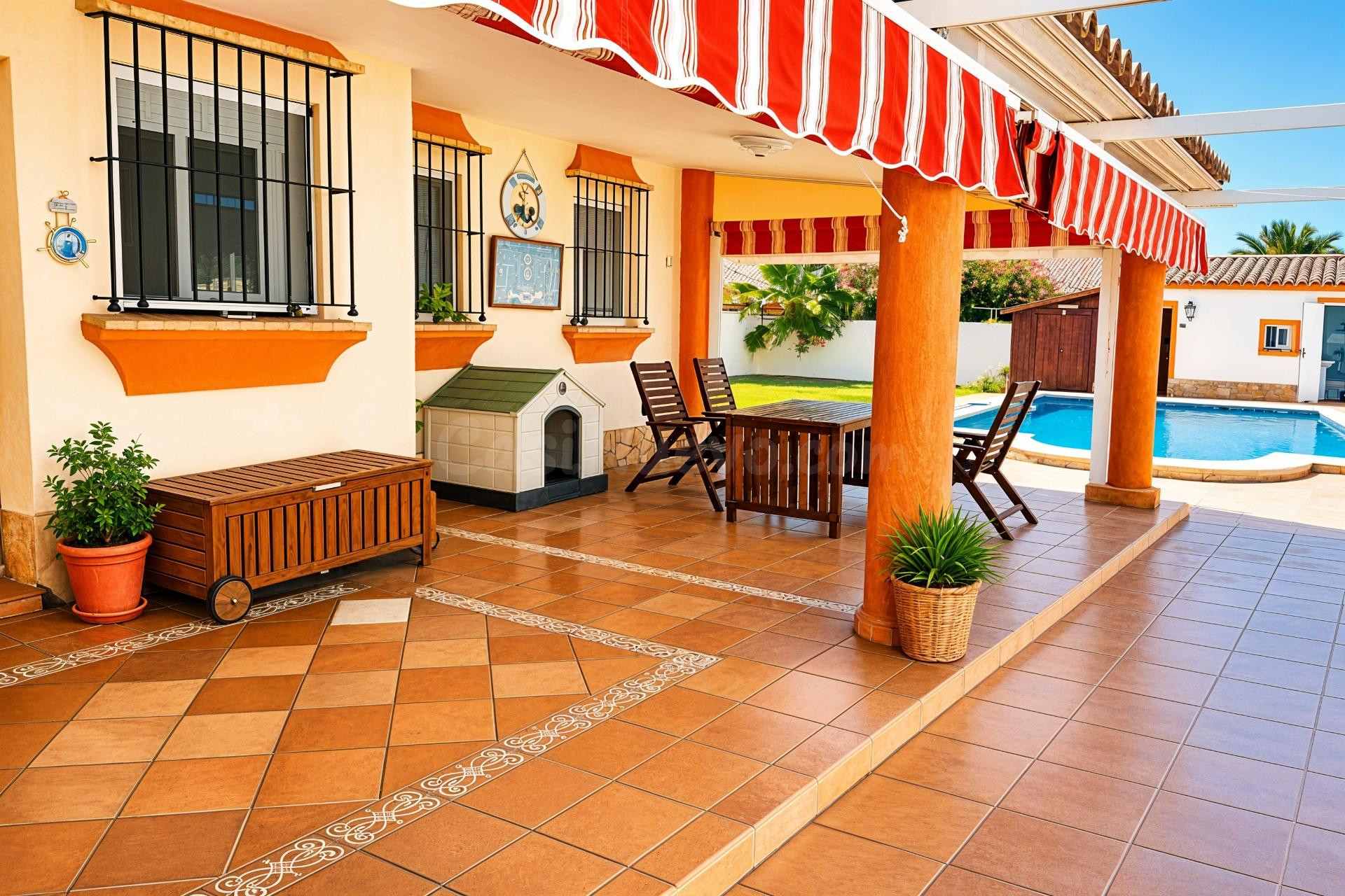 Chalet con 1000 m2 de parcela en Urbanización Los Gallos, co - foto 3