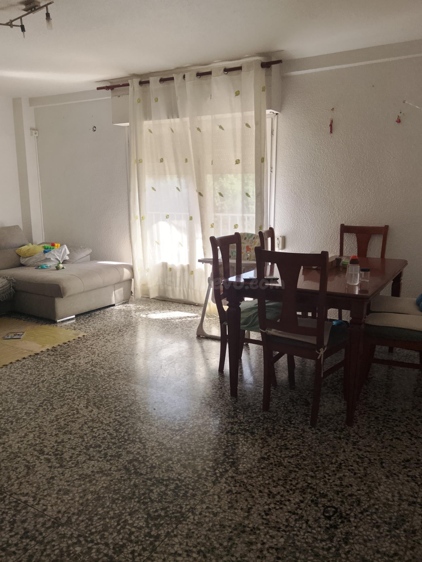 VIVIENDA EN SEGUNDA PLANTA !