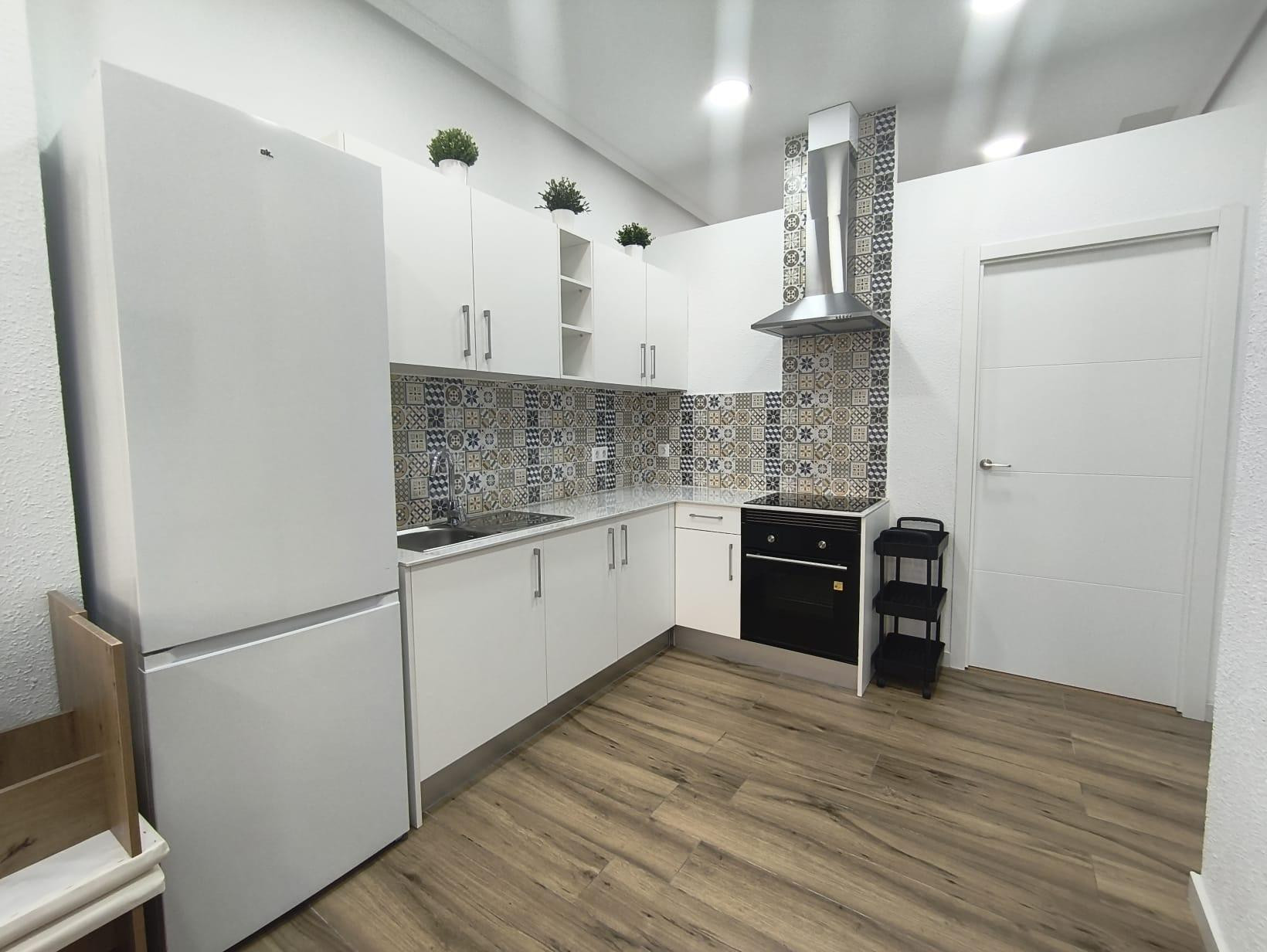 LOCAL REFORMADO VIVIENDA-SIN CAMBIO DE USO EN VENTA O ALQUIL - foto 2