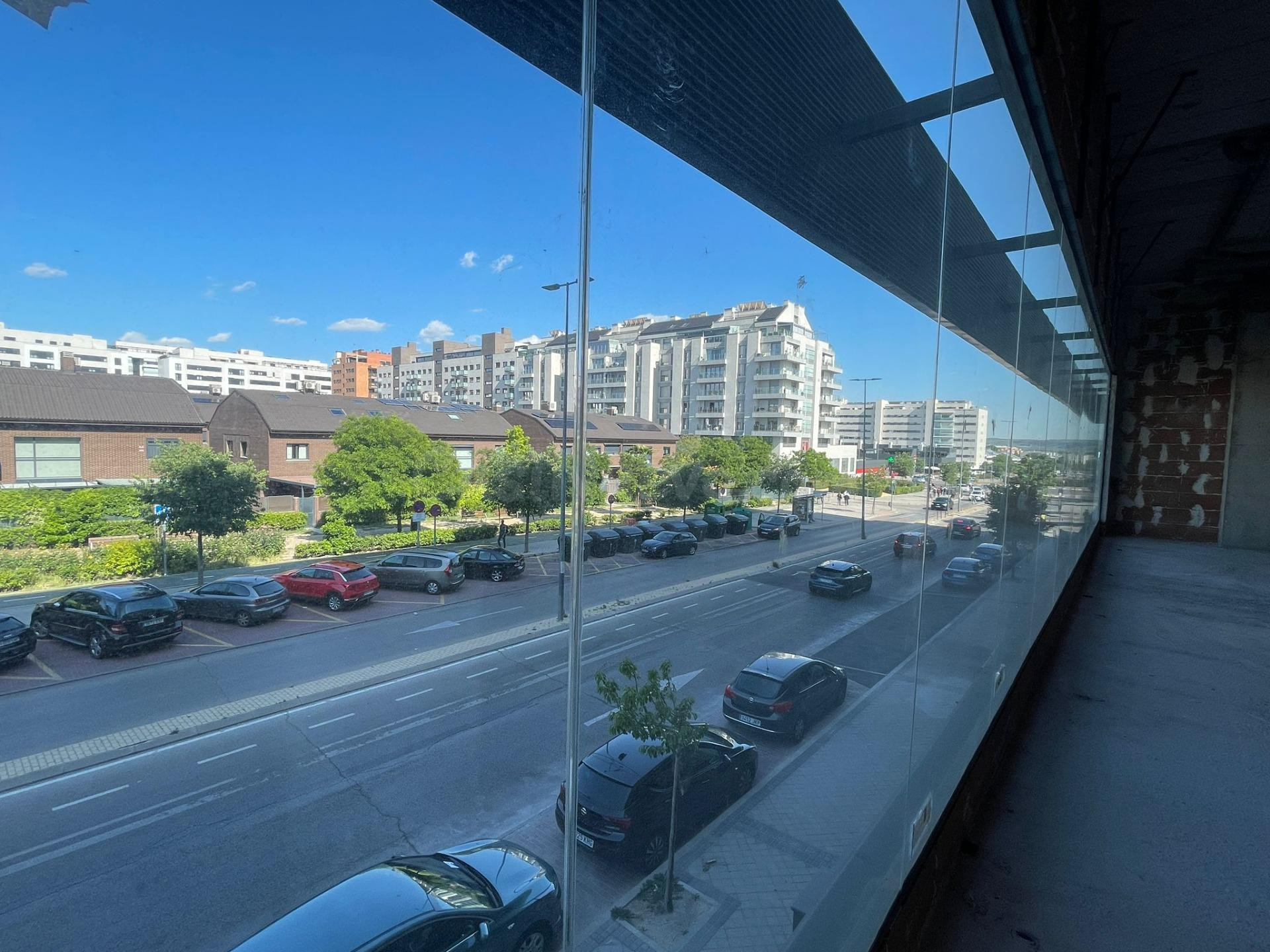 LOCAL EN ESQUINA CON DOS PLANTAS Y TERRAZA RIVAS FUTURA