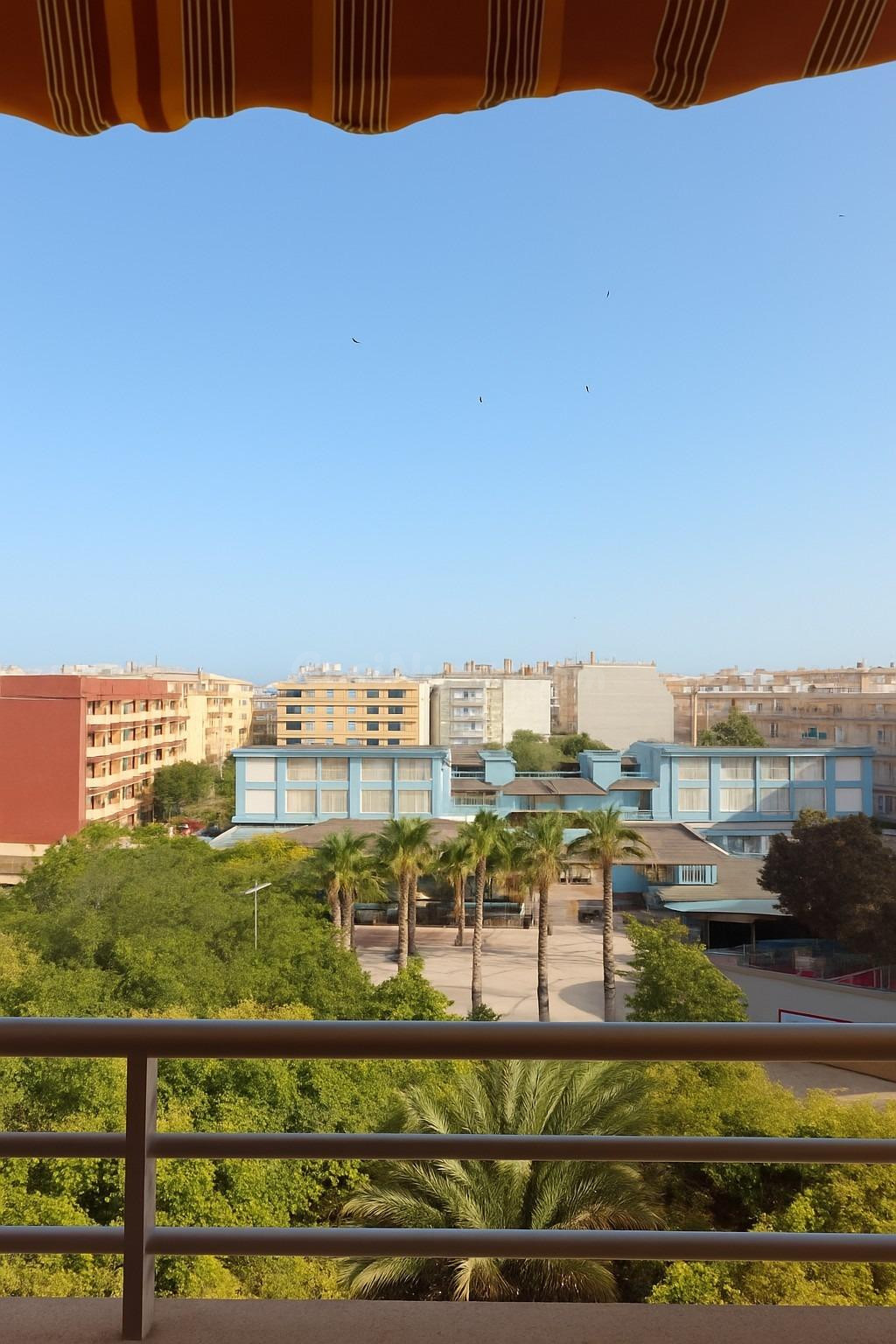 ¡Un hermoso apartamento de 2 dormitorios en el corazón de Torrevieja a un precio excelente! - foto 4