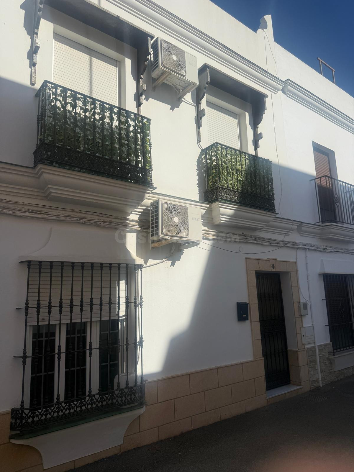Vivienda amplia y luminosa en una de las zonas más demandadas de Chiclana - foto 2