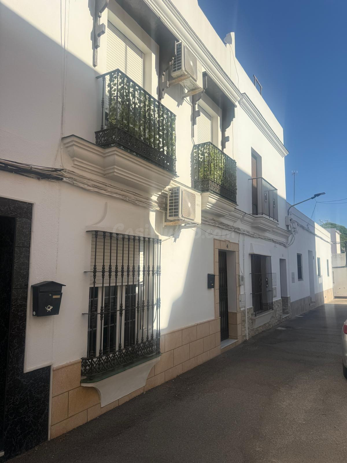 Vivienda amplia y luminosa en una de las zonas más demandadas de Chiclana - foto 3