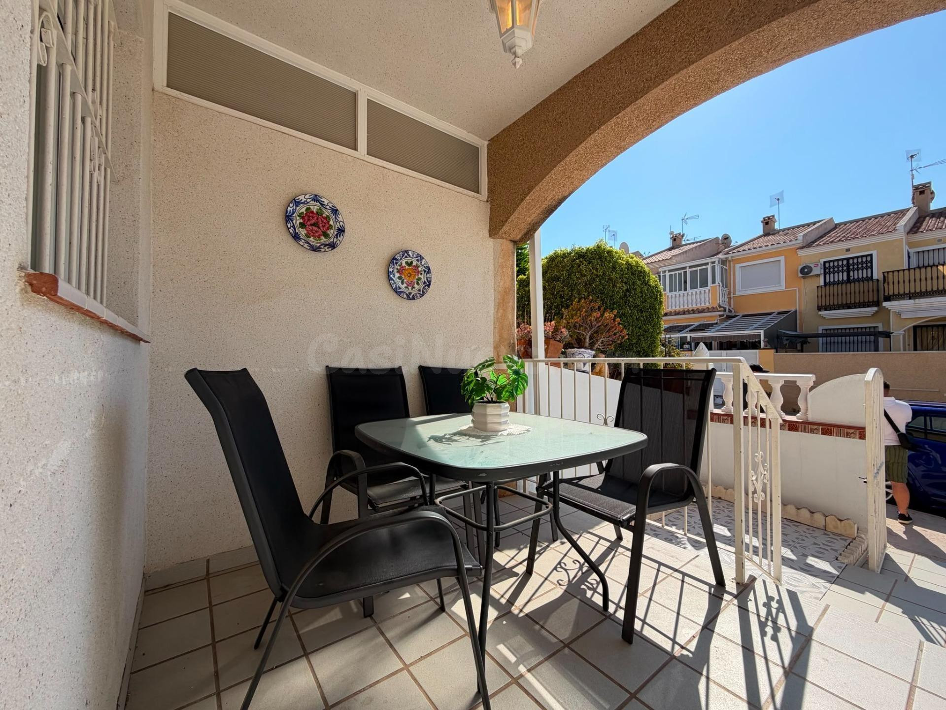 Casa de una sola planta en Aguas Nuevas con 2 dormitorios, 1 baño y piscina comunitaria - foto 3