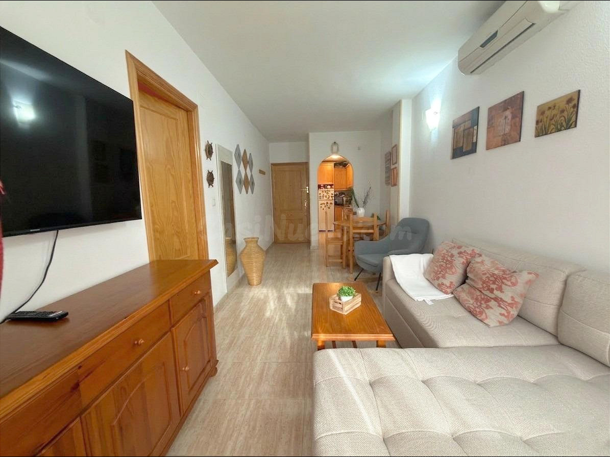 !! REBAJADO !! APARTAMENTO CENTRICO CON PISCINA EN TORREVIEJA - foto 3
