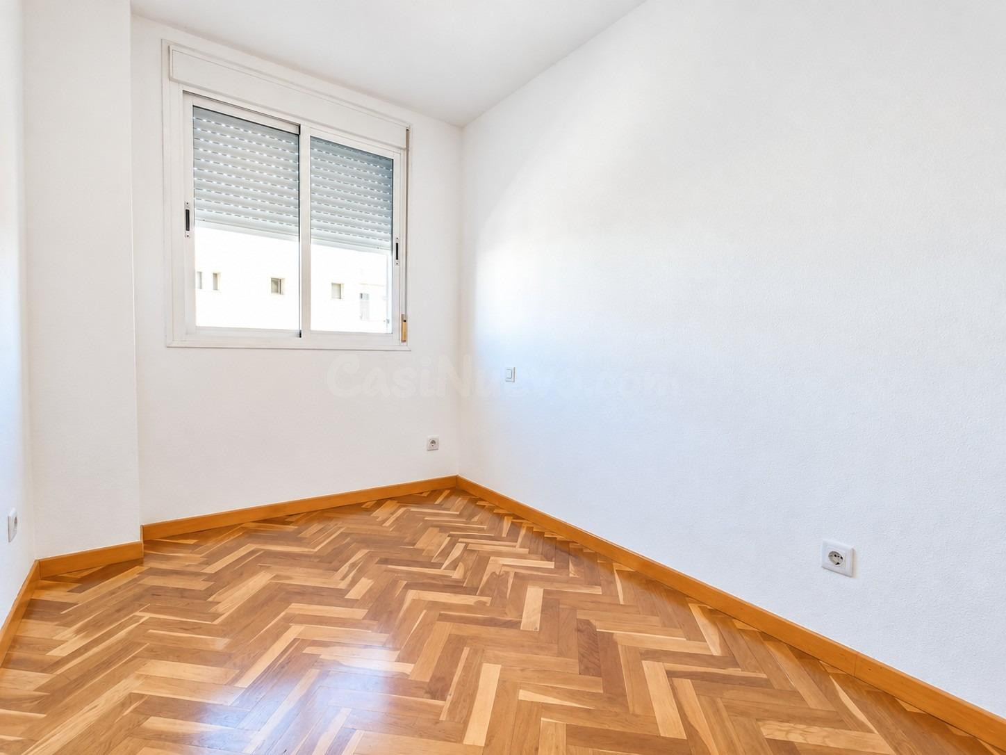 PISO DE 3 DORMITORIOS CON GARAJE Y TRASTERO EN URBANIZACIÓN CERRADA - foto 5