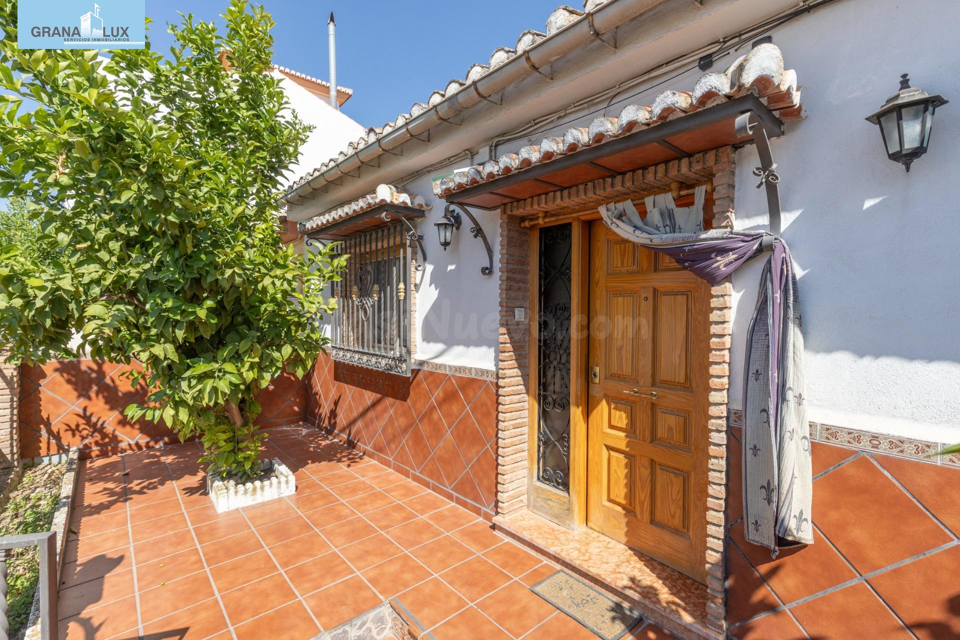 EXCELENTE OPORTUNIDAD EN LA ZUBIA CON PATIO Y JARDÍN
