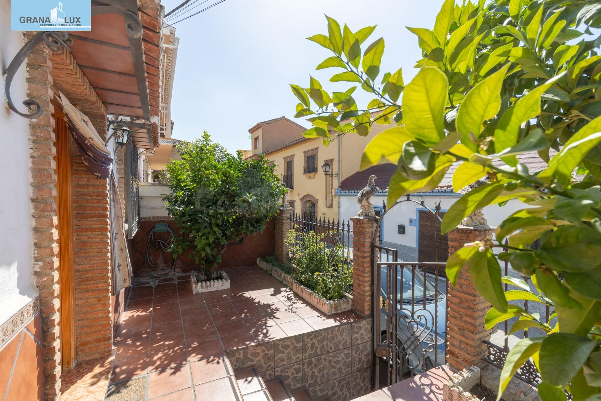 EXCELENTE OPORTUNIDAD EN LA ZUBIA CON PATIO Y JARDÍN - foto 3
