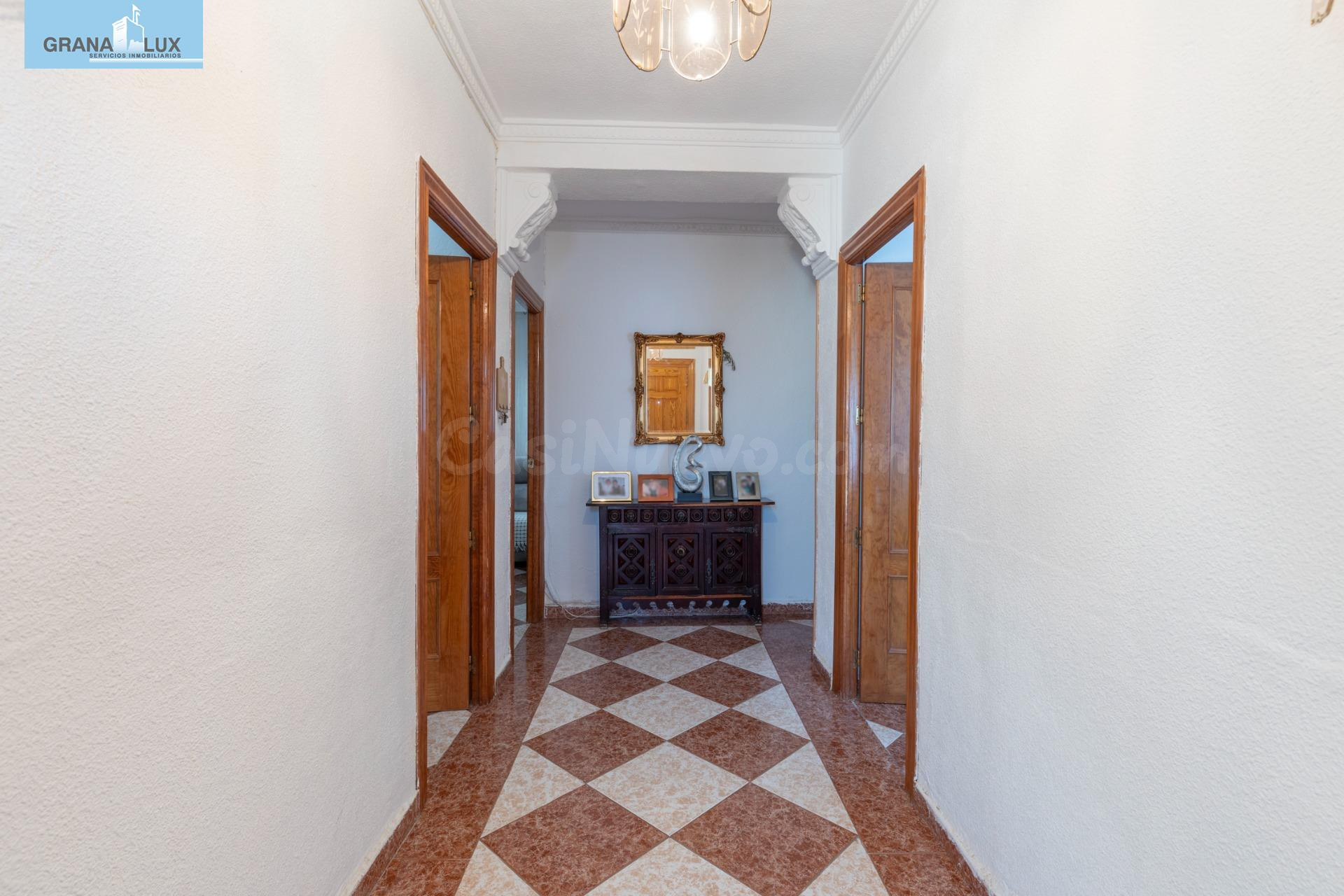 EXCELENTE OPORTUNIDAD EN LA ZUBIA CON PATIO Y JARDÍN - foto 4