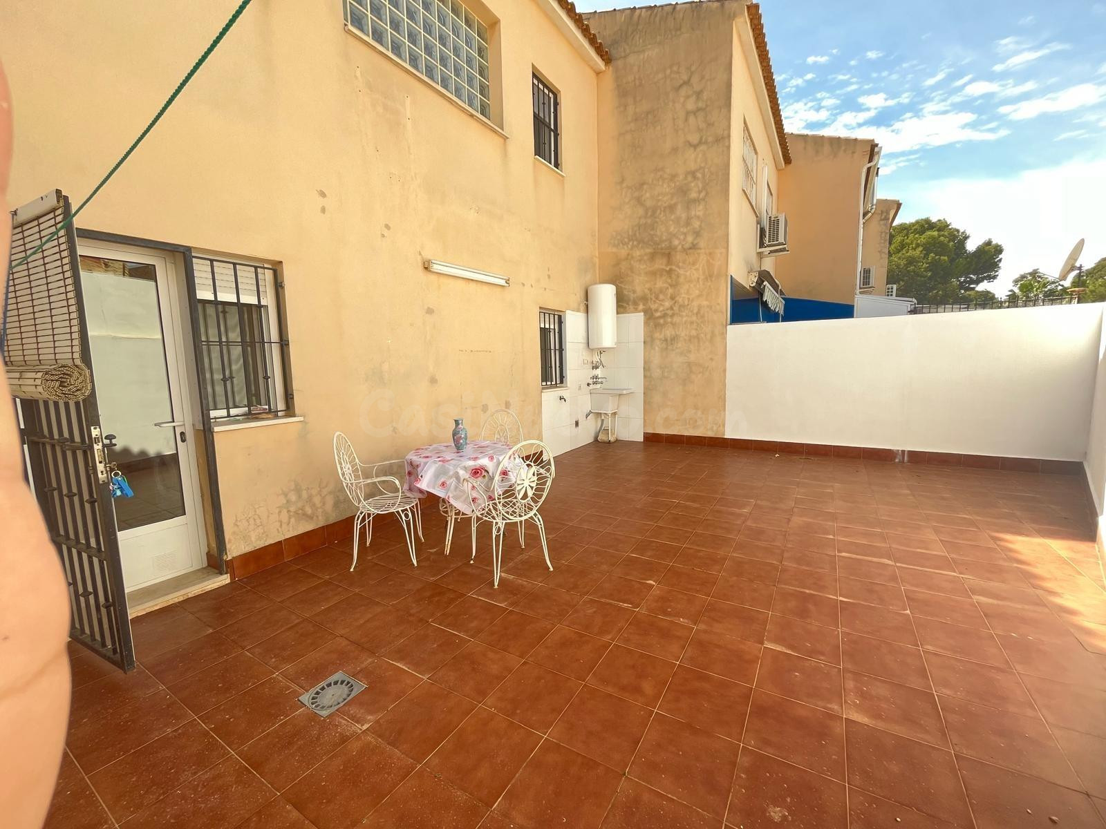 Dúplex en Santiago de la Ribera: Espacio y Comodidad al Mejo
