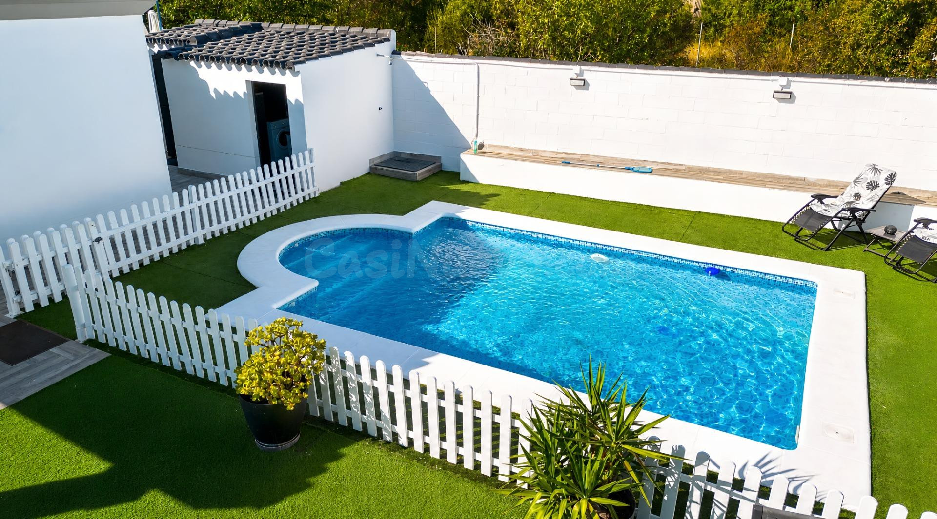 Tu paraíso privado en el Pinar de los Franceses: chalet con  - foto 4