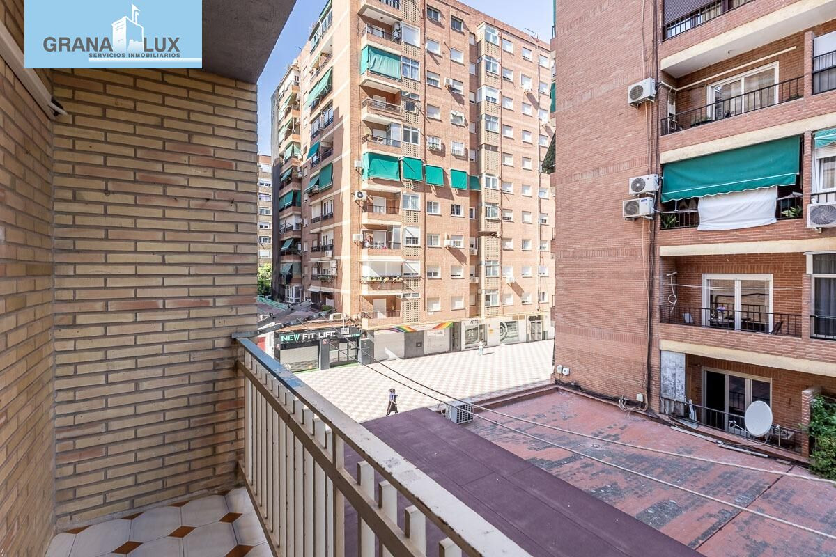 Piso de 3 dormitorios con terraza en plena zona Fontiveros - foto 3