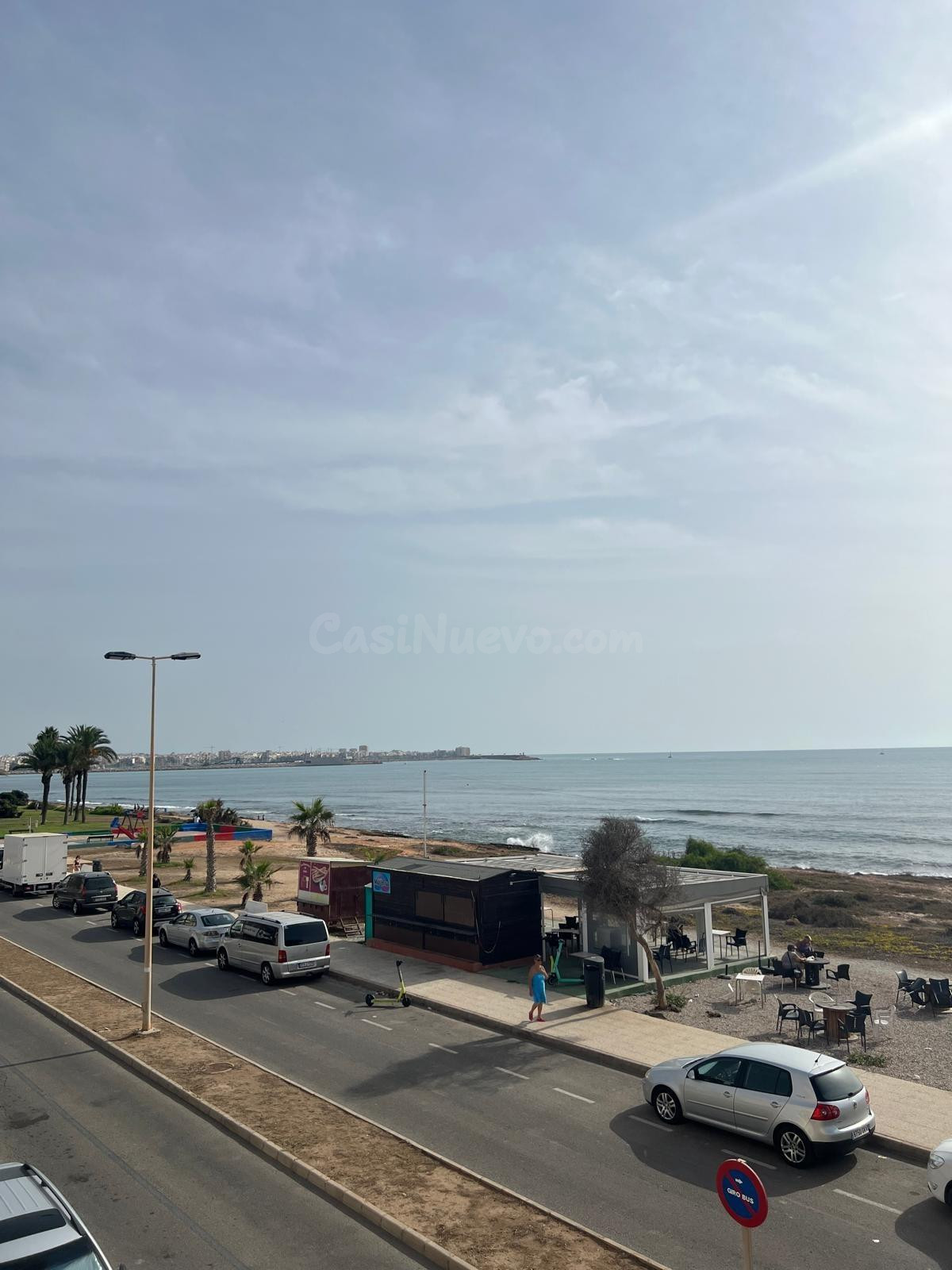 PRECIOSO APARTAMENTO DE 2 DORMITORIOS EN PRIMERA LÍNEA DE MAR AZUL CON VISTAS DIRECTAS AL MAR!!!