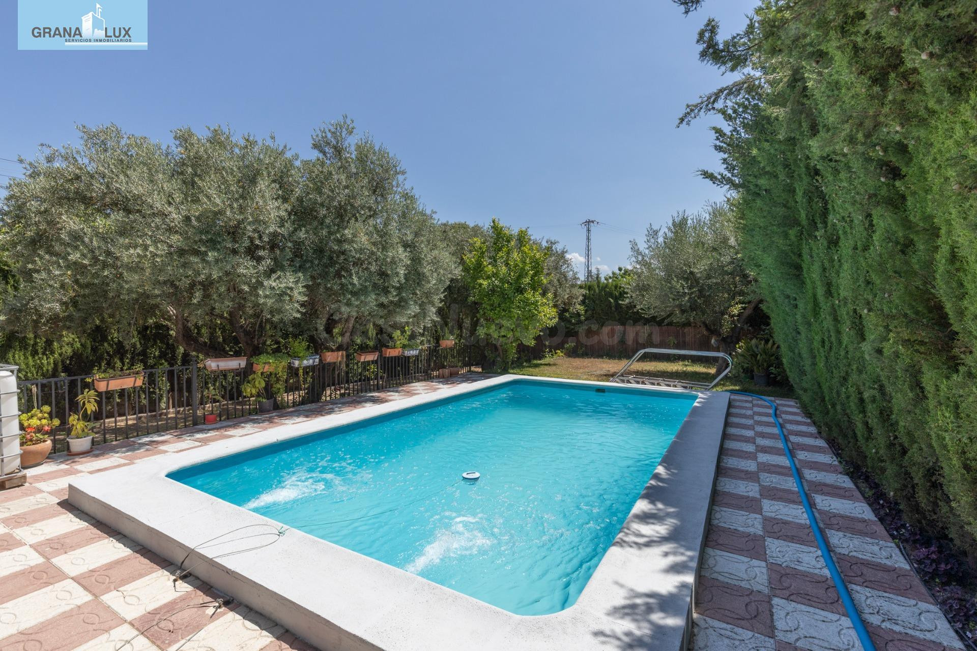 Chalet independiente en venta en Urbanización Los Cerezos