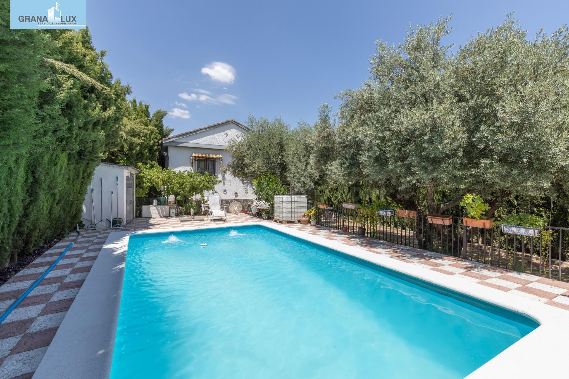 Chalet independiente en venta en Urbanización Los Cerezos - foto 2