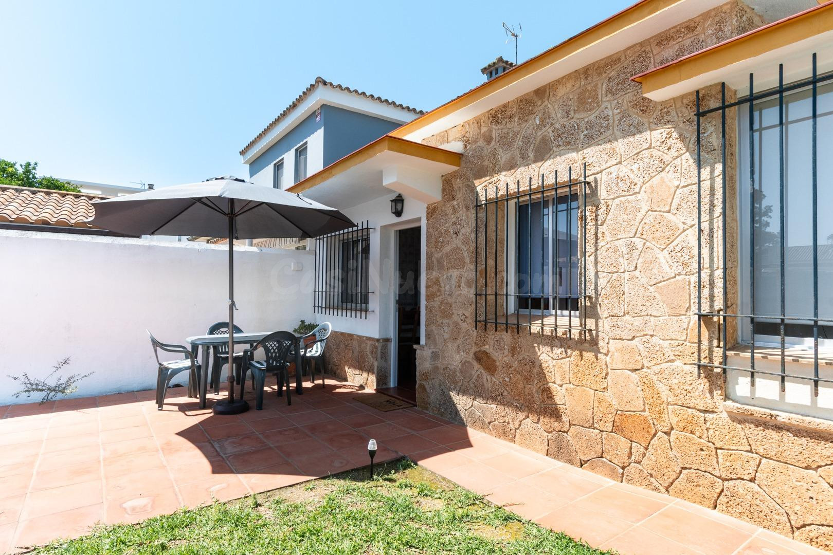 Chalet de una plantaValdelagrana: con jardín, piscina y excelente ubicación - foto 5
