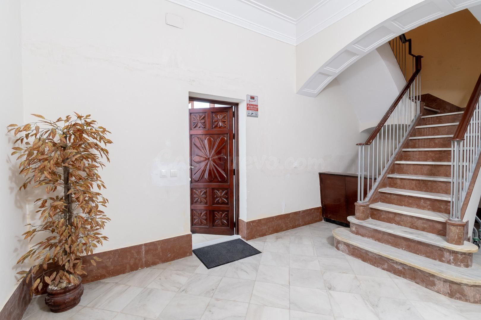 ESPECTACULAR VIVIENDA A ESTRENAR EN CENTRO - foto 2