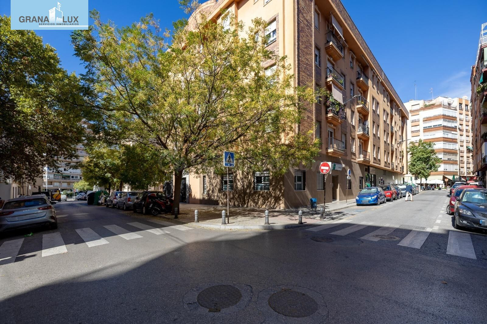 Encantador Piso en zona Alhamar, Granada - Perfecto para Tu Familia