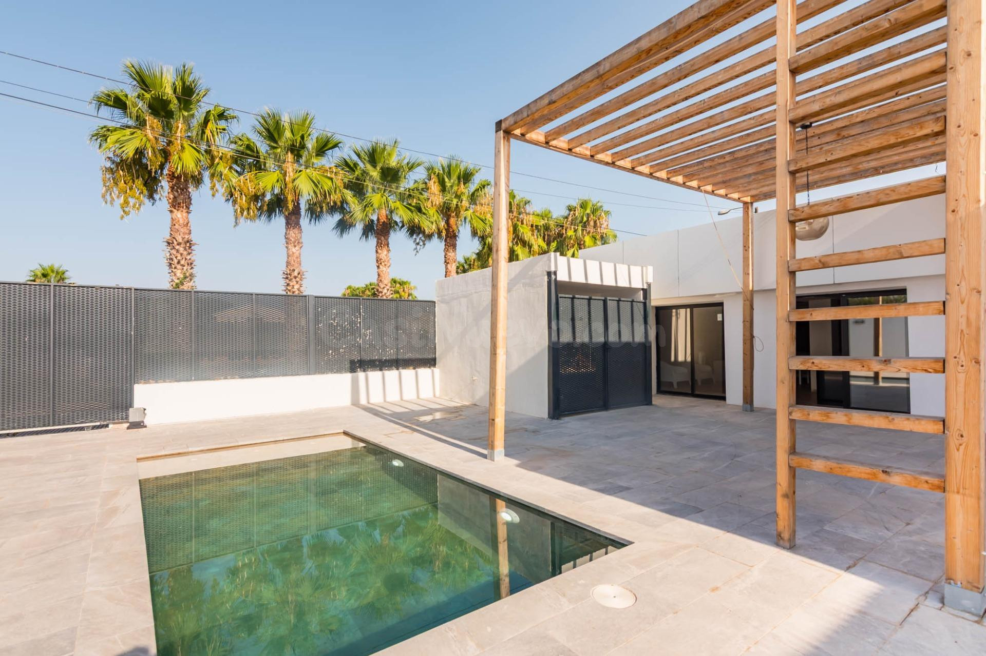 CHALET SEMI-INDEPENDIENTE CON PISCINA PRIVADA - foto 3