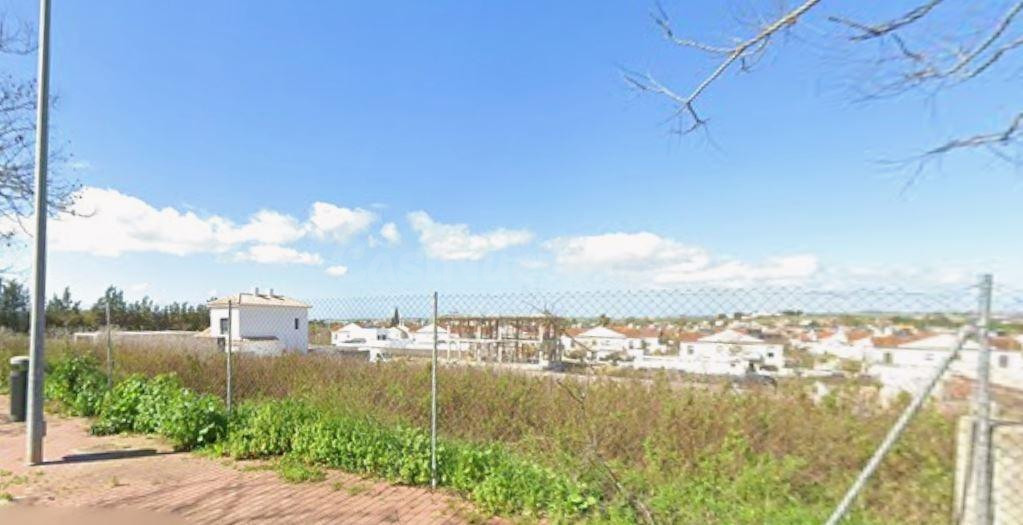 EXCLUSIVA PARCELA URBANA DE 500 m2 EN GUADALAJAQUE, JUNTO AL CAMPO DE GOLF