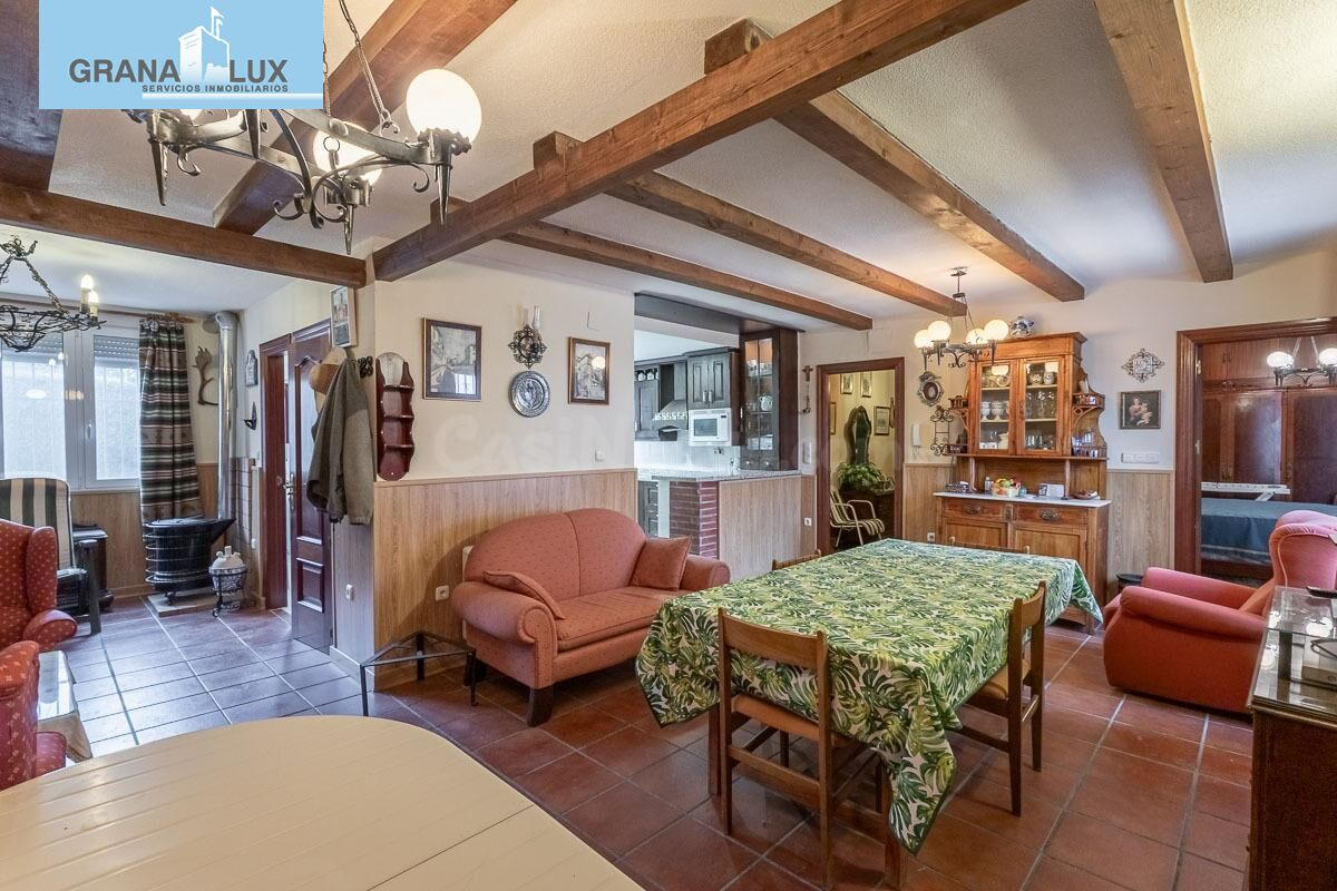 Chalet con piscina y gran parcela en la urbanización Molino  - foto 5