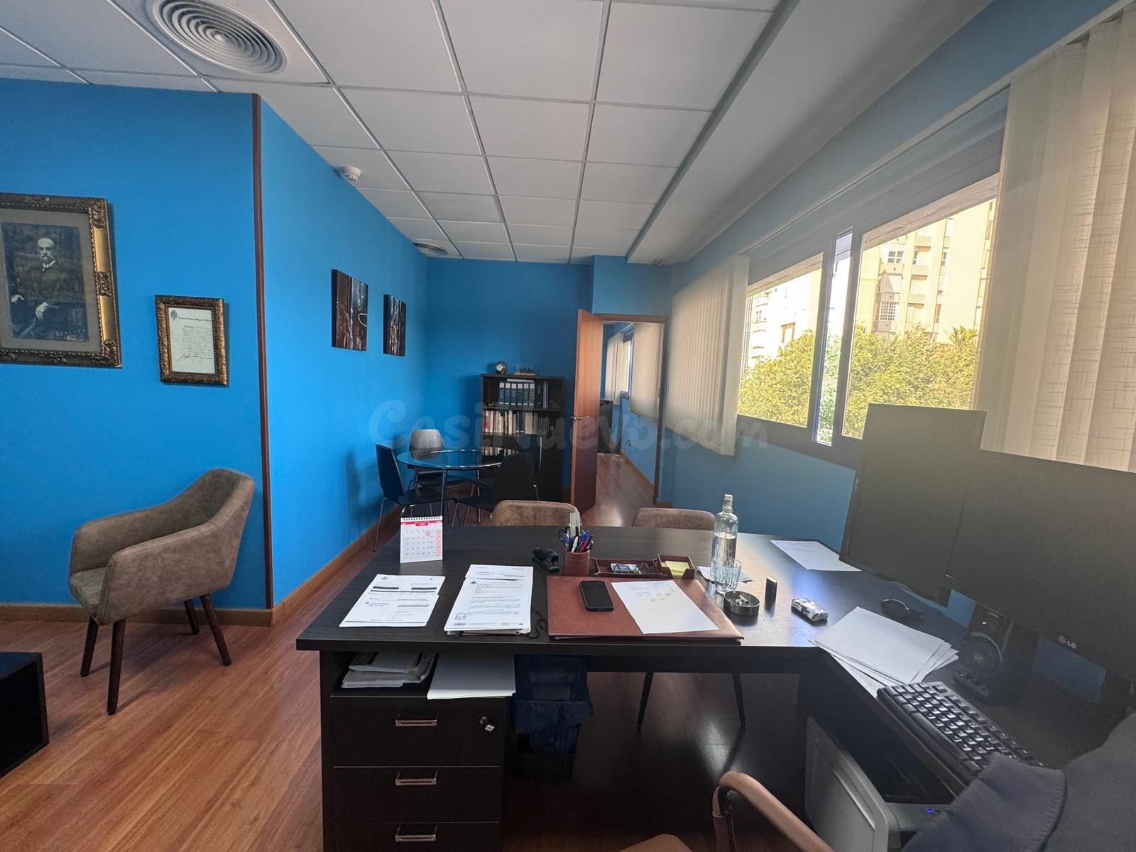 Se vende  oficina en zona Merca 80 - foto 4