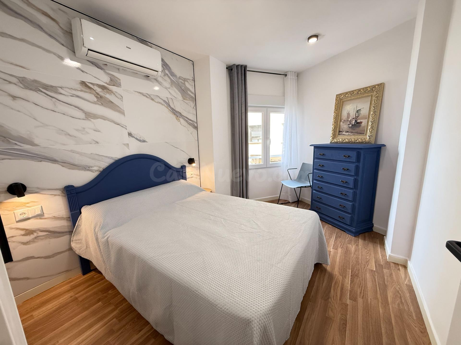 ESPECTACULAR APARTAMENTO REFORMADO EN PRIMERA LINEA DE 3 DOR - foto 2