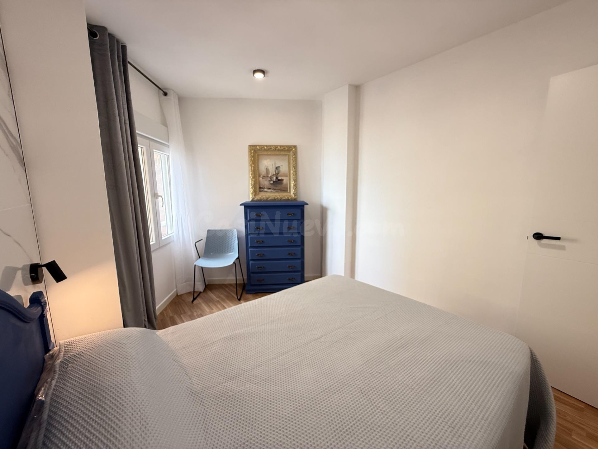 ESPECTACULAR APARTAMENTO REFORMADO EN PRIMERA LINEA DE 3 DOR - foto 3