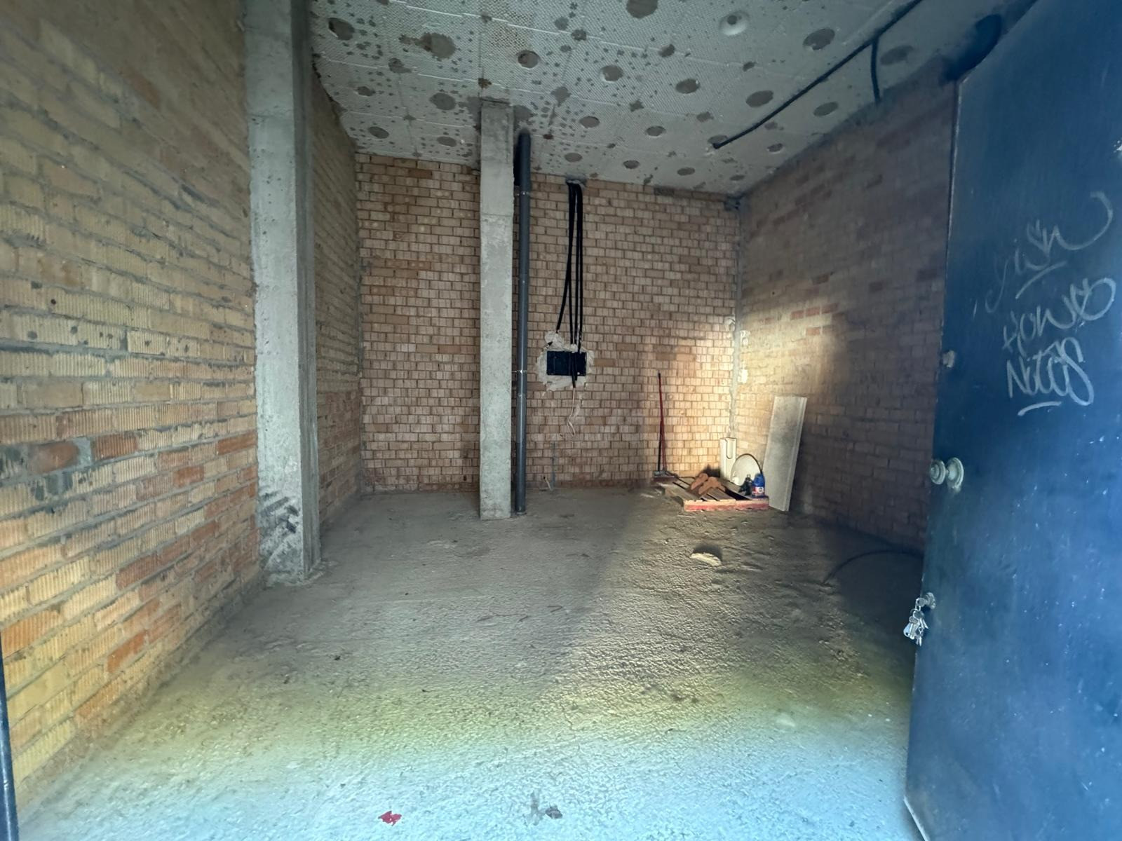 SE VENDE LOCAL COMERCIAL - foto 2
