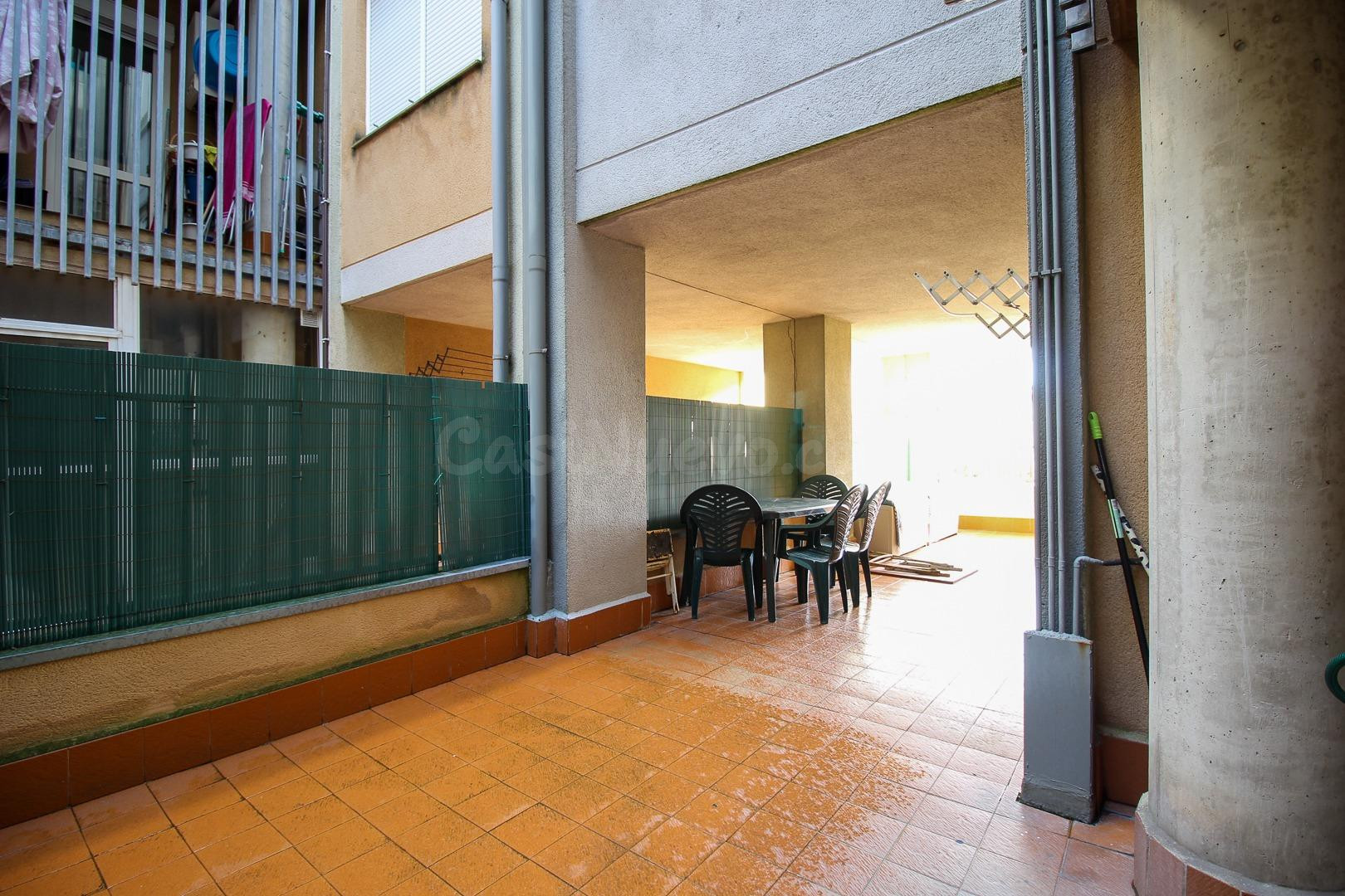 VIVIENDA CON PLAZA DE GARAJE Y TRASTERO EN BEZANA LAGO - foto 2