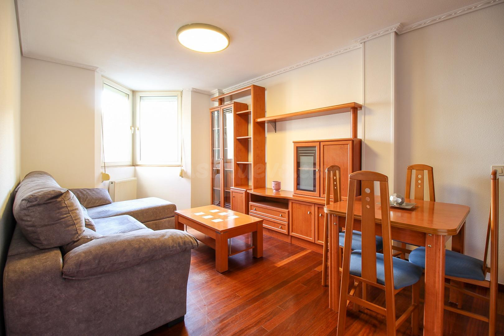 VIVIENDA CON PLAZA DE GARAJE Y TRASTERO EN BEZANA LAGO - foto 4