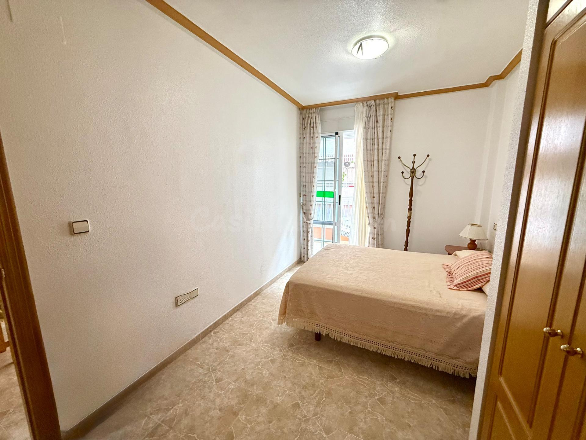 AMPLIO APARTAMENTO CON GARAJE, SOLÁRIUM Y VISTAS LATERALES A - foto 4