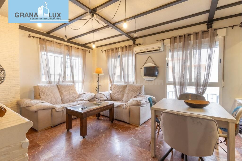 En venta casa adosada junto estación de autobuses