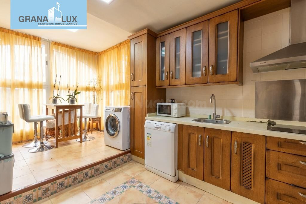 En venta casa adosada junto estación de autobuses - foto 5