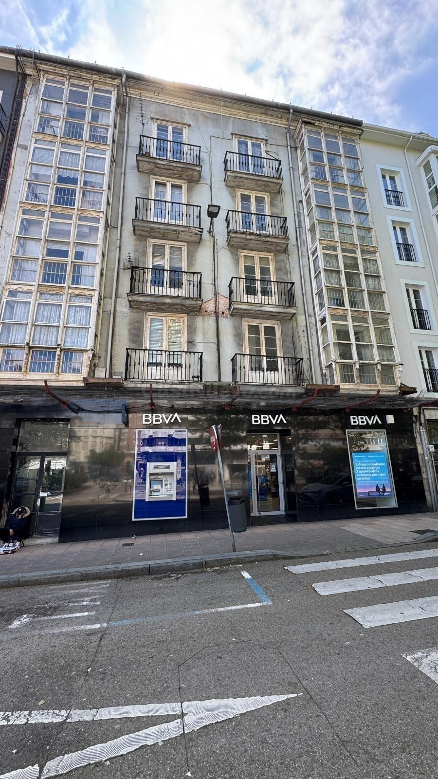 VIVIENDA REFORMADA INTEGRAMENTE EN LA CALLE VARGAS CON ASCEN - foto 4