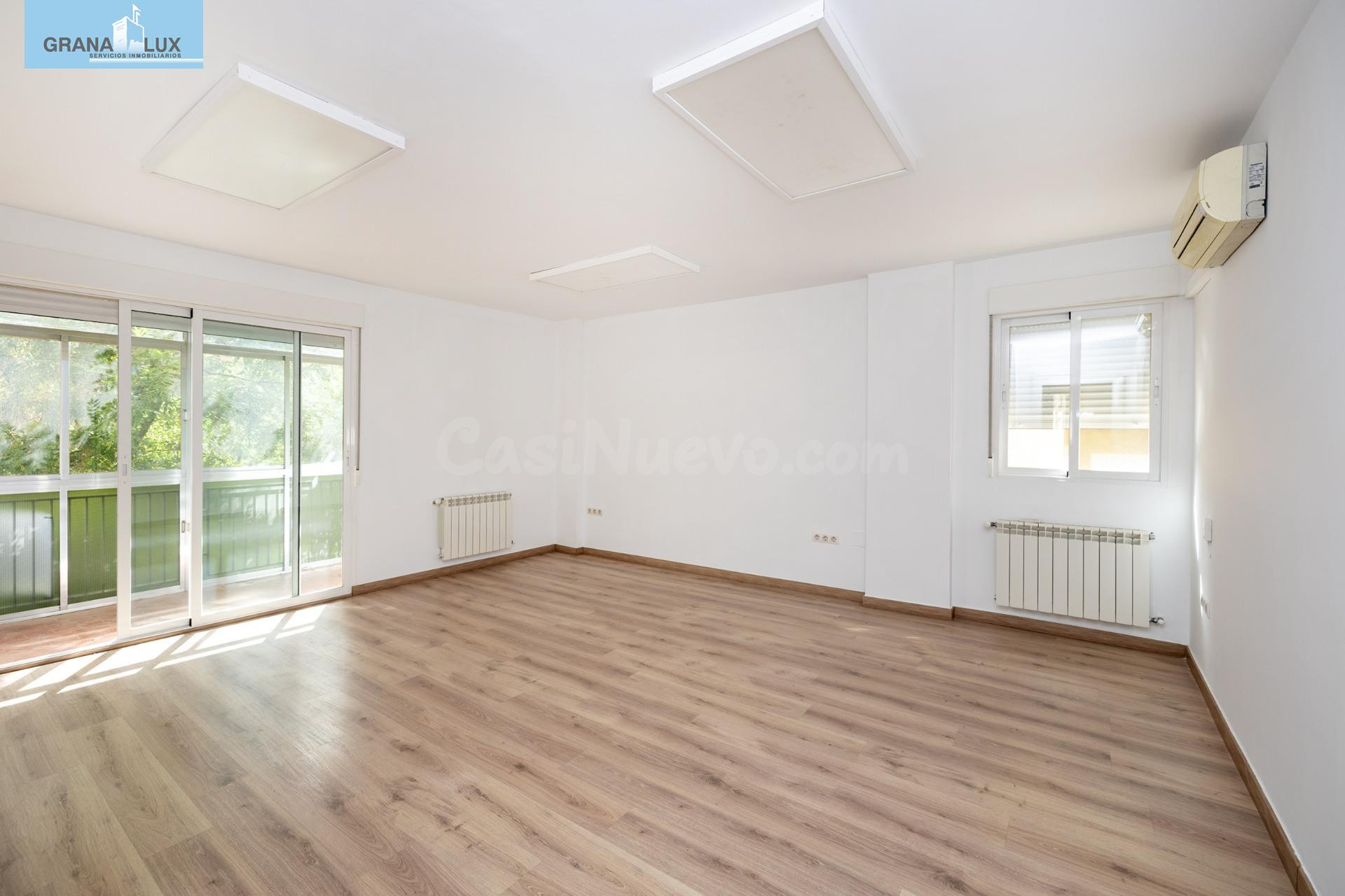 GRAN PISO EN CAMINO DE RONDA JUNTO A CALLE RECOGIDAS CON 212M2 CONSTRUIDOS , 5 DORM, DOS BAÑOS, EDIFICIO SEÑORIAL