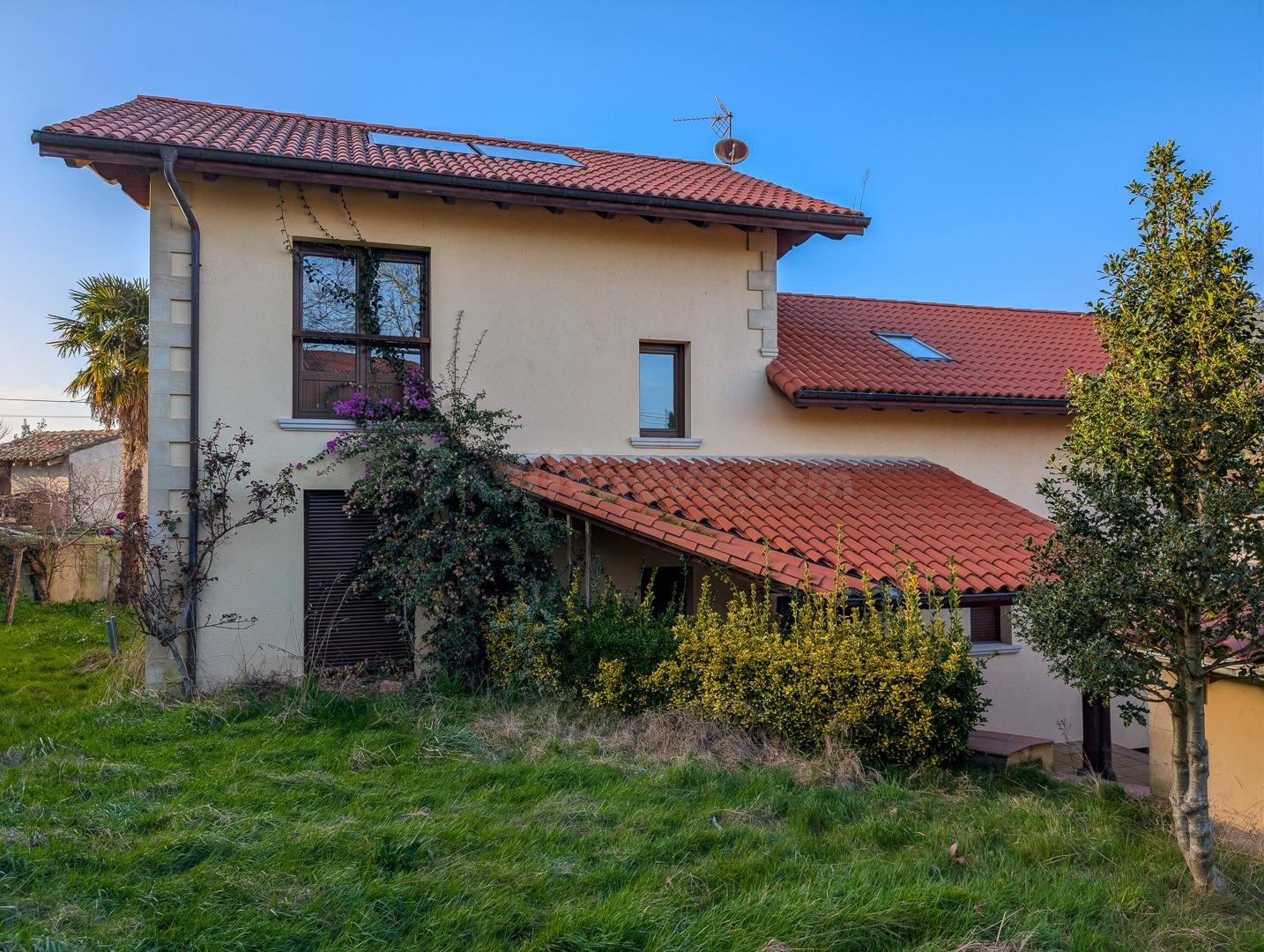 CASA EN PESUES - foto 3