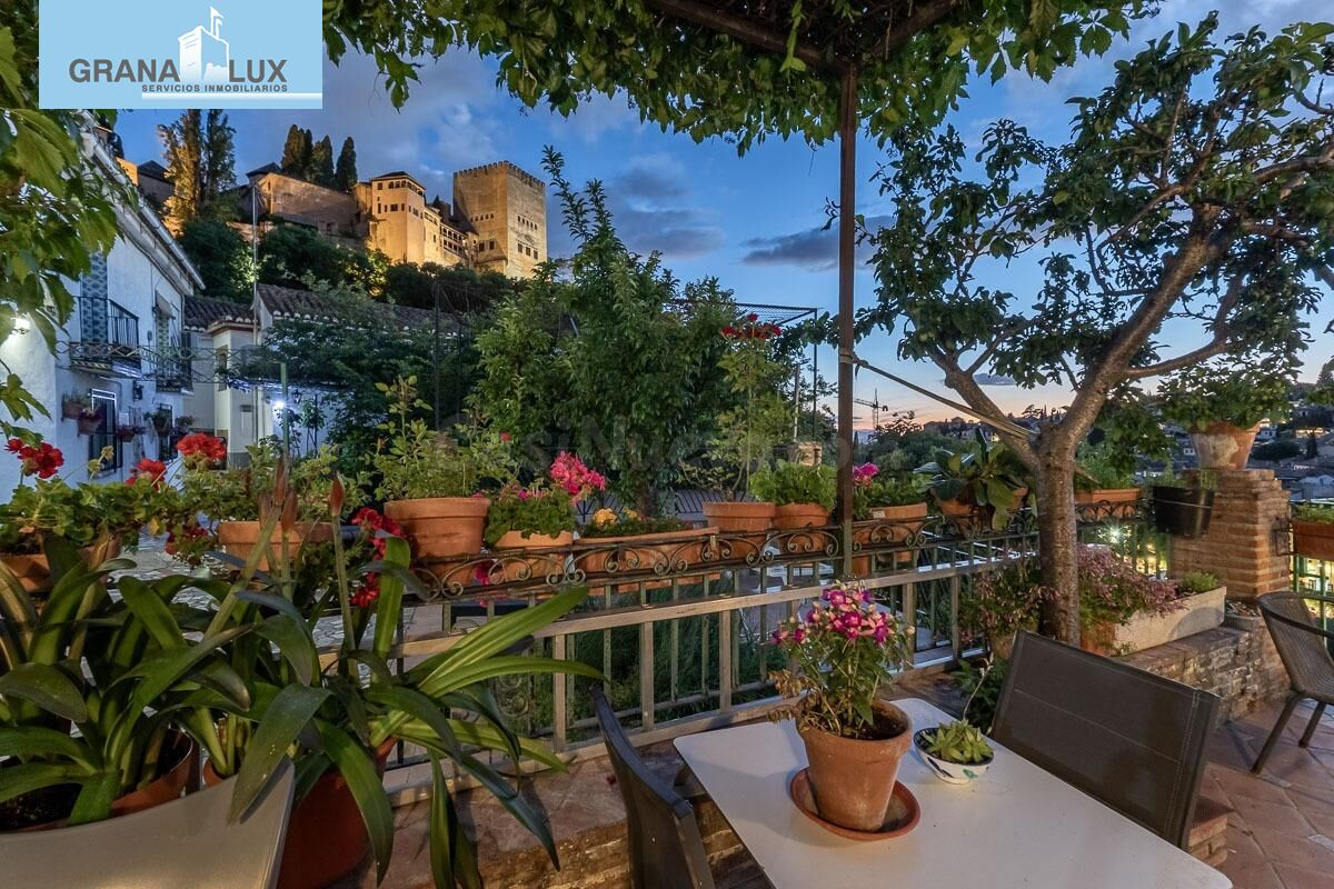 PRECIOSA CASA CON VISTAS A LA ALHAMBRA