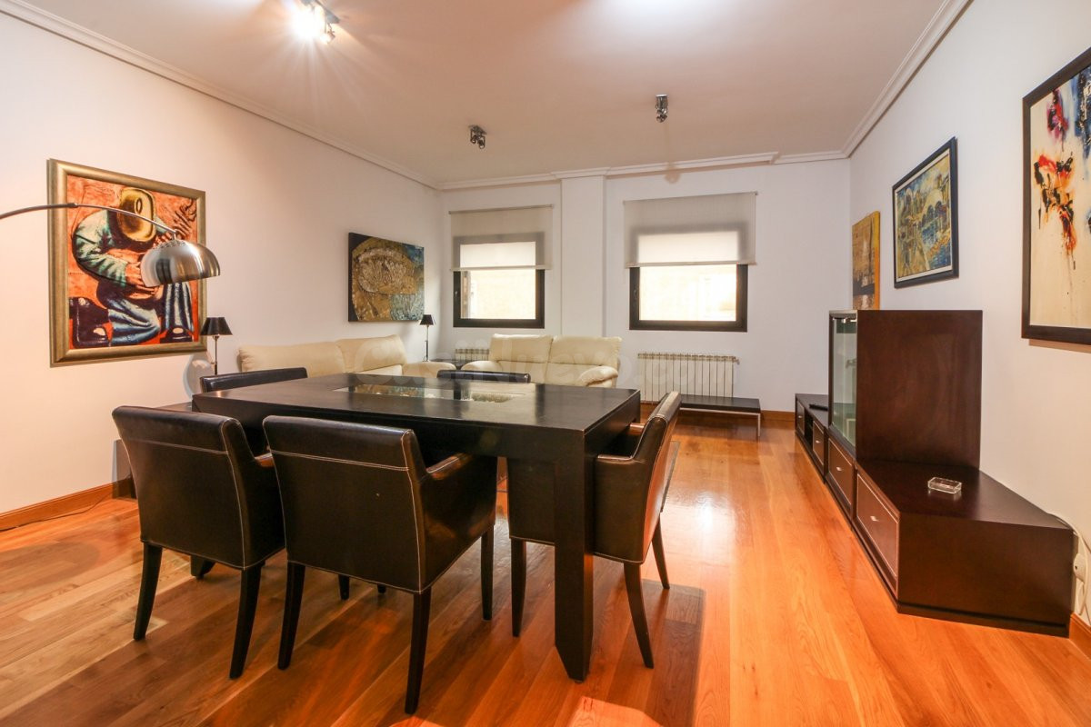 VIVIENDA CON GARAJE Y TRASTERO EN EL CENTRO DE SANTANDER - foto 2