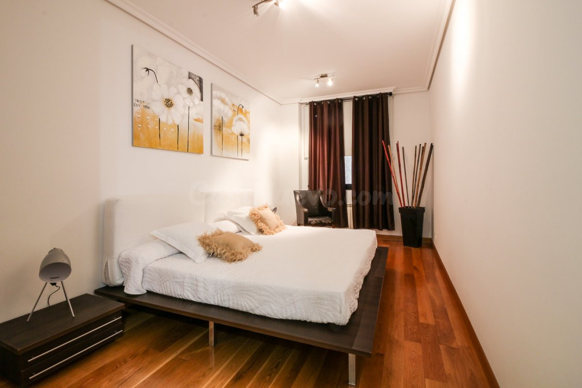 VIVIENDA CON GARAJE Y TRASTERO EN EL CENTRO DE SANTANDER - foto 5